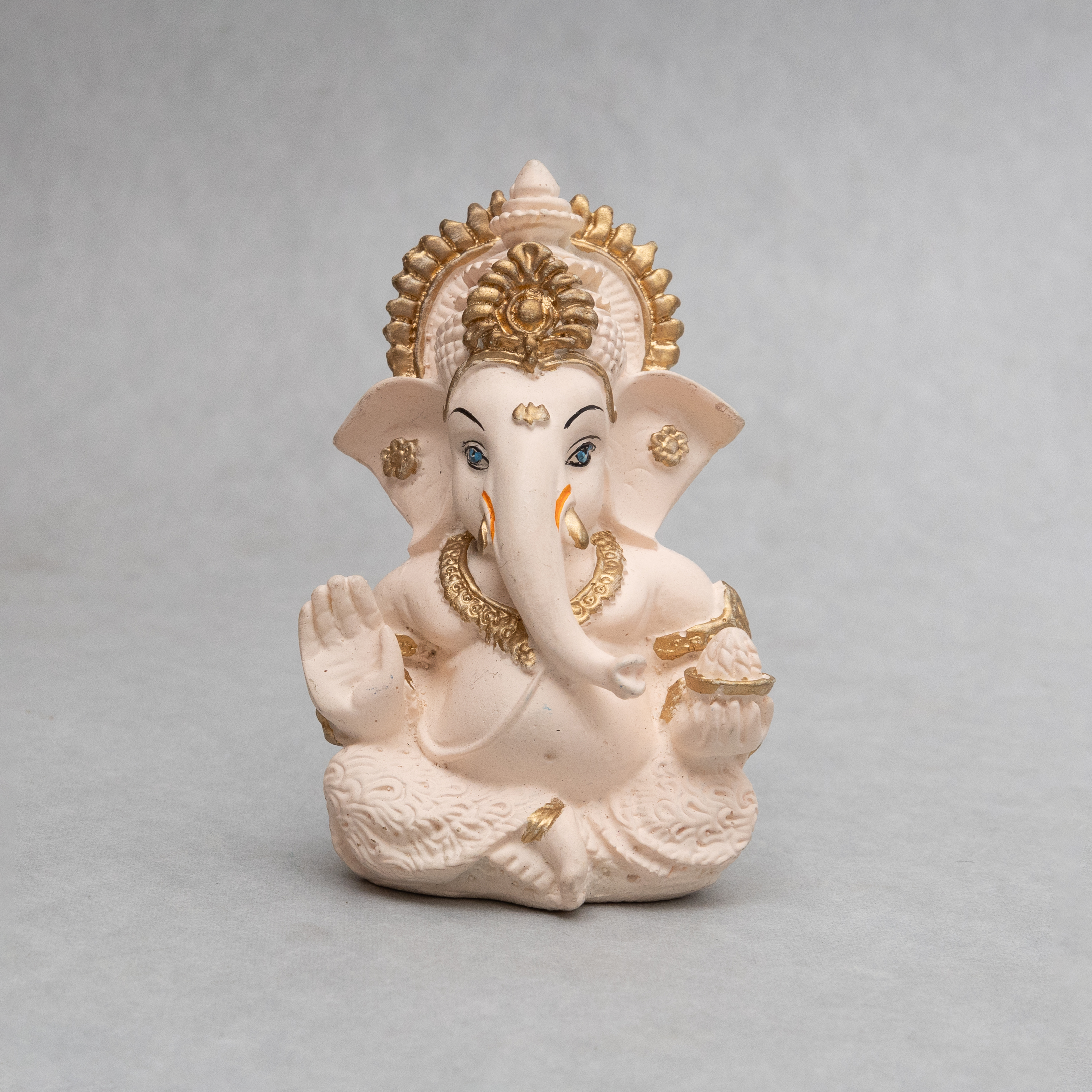 Dev Aastha Peach Ivory Finish Ganesha Idol Car Dashboard Idol Ganesha Murti Ganpati Idol For Home Decor Puja Lord Ganesh Statue Gift For Office Desk Puja Room Figurine